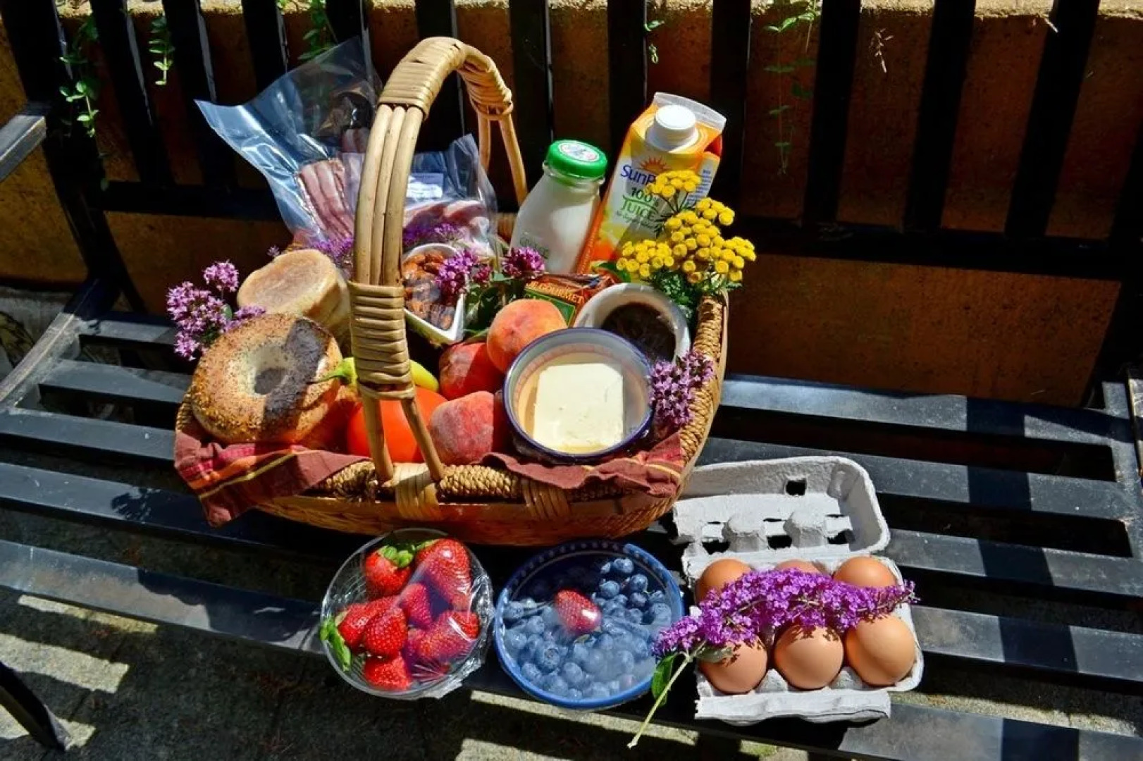 Alderwood Cottage & Suite - Bowen Island