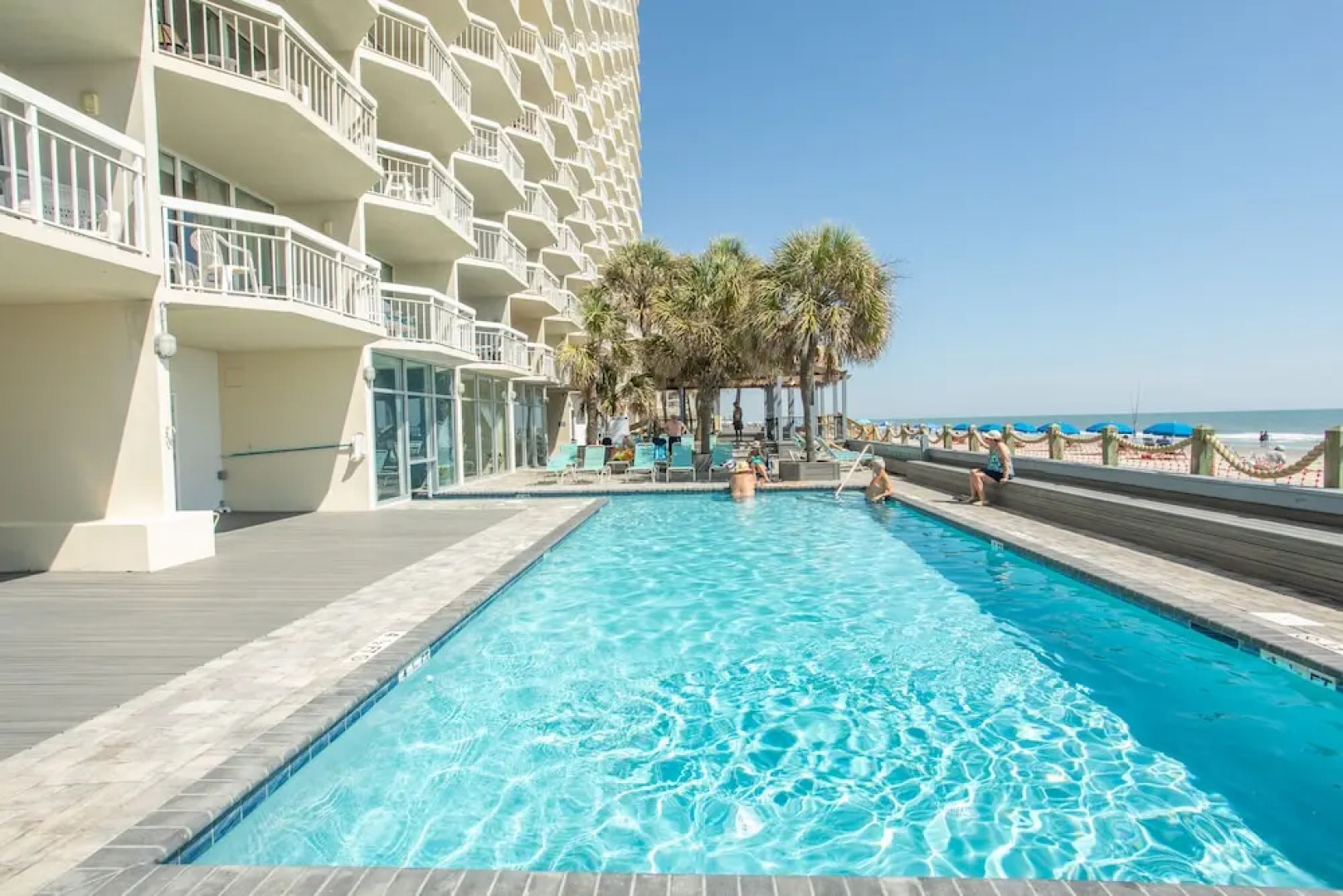 0712 Waters Edge Resort 3 Bedroom Condo by RedAwning