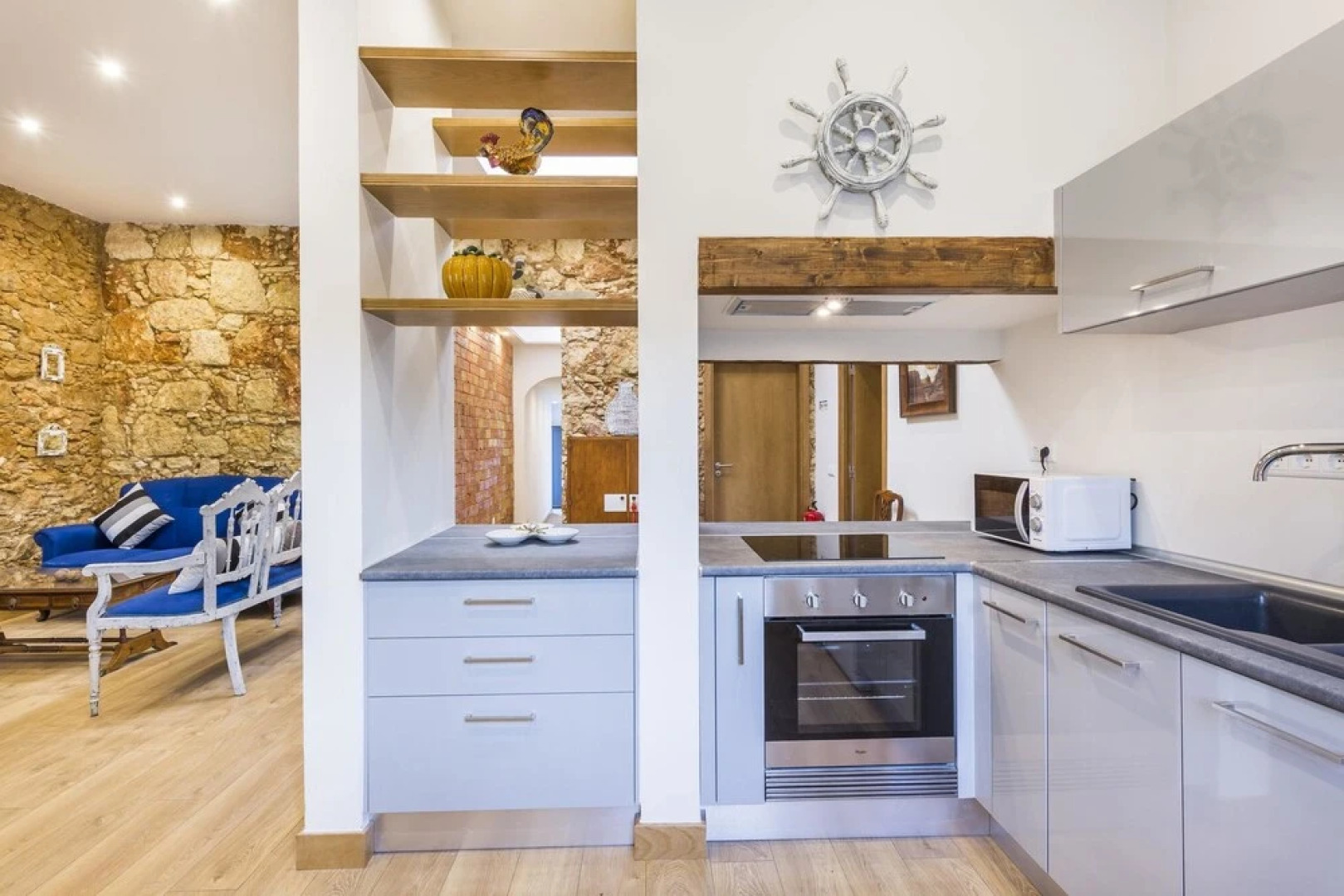 Property With 10 Bedrooms in Quelfes, With Wonderful sea View, Private