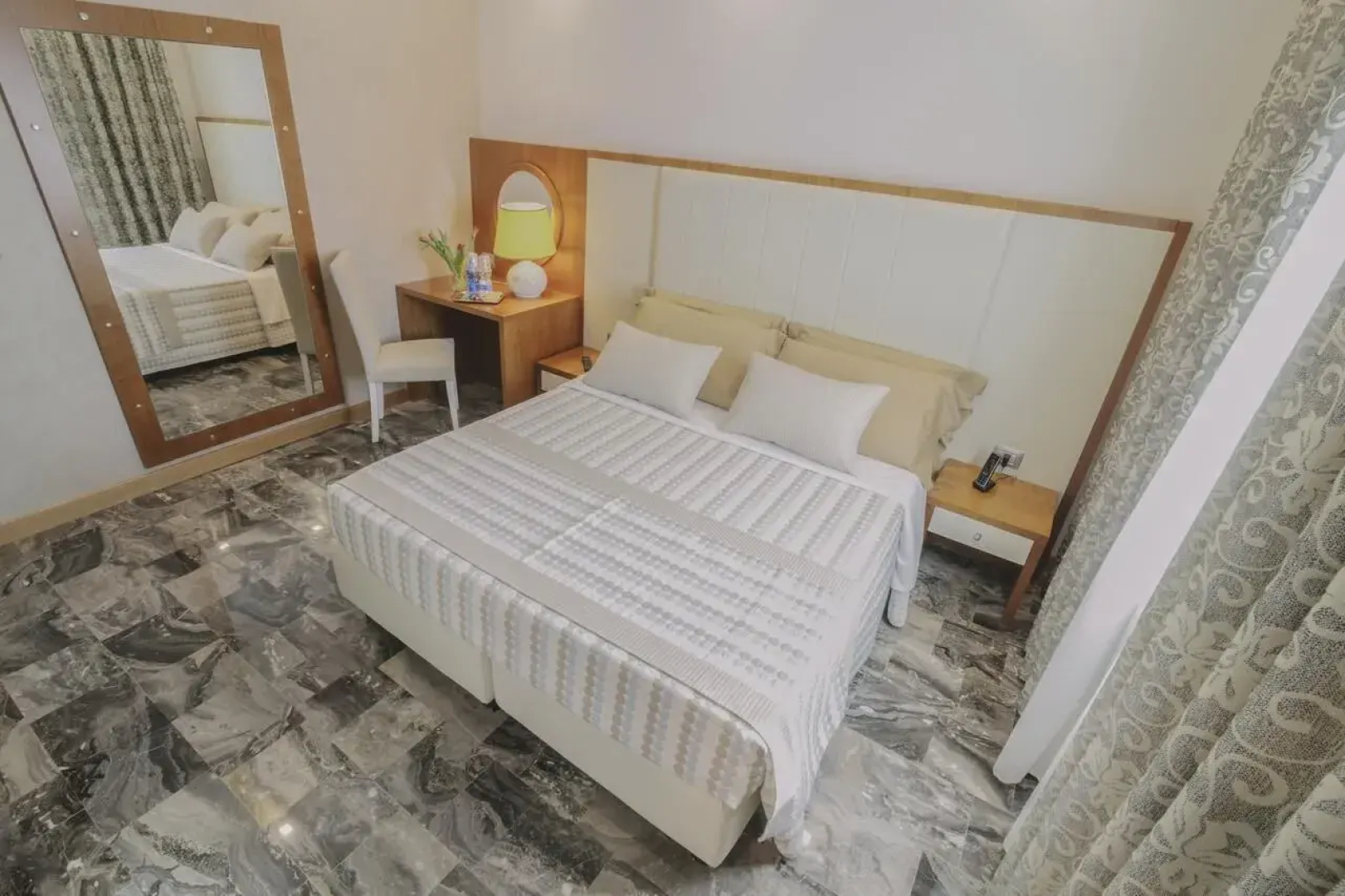 Piccolo Hotel