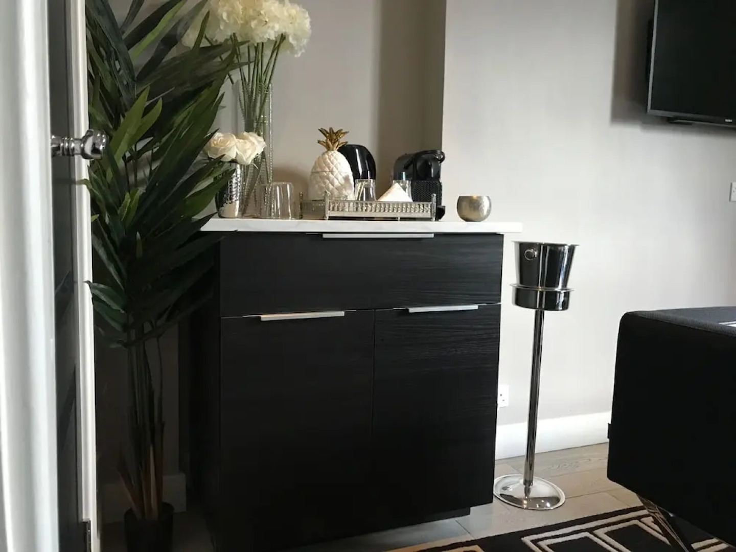 Sakkson House Boutique Rooms & Suites