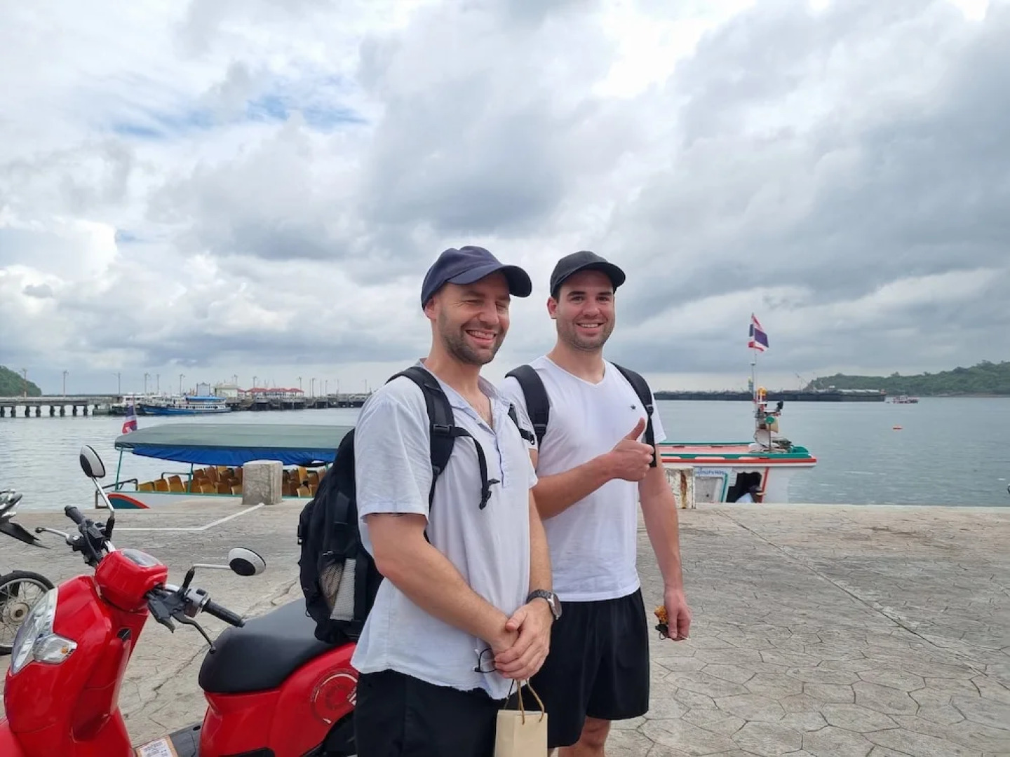 Sawasdee Sichang Resort