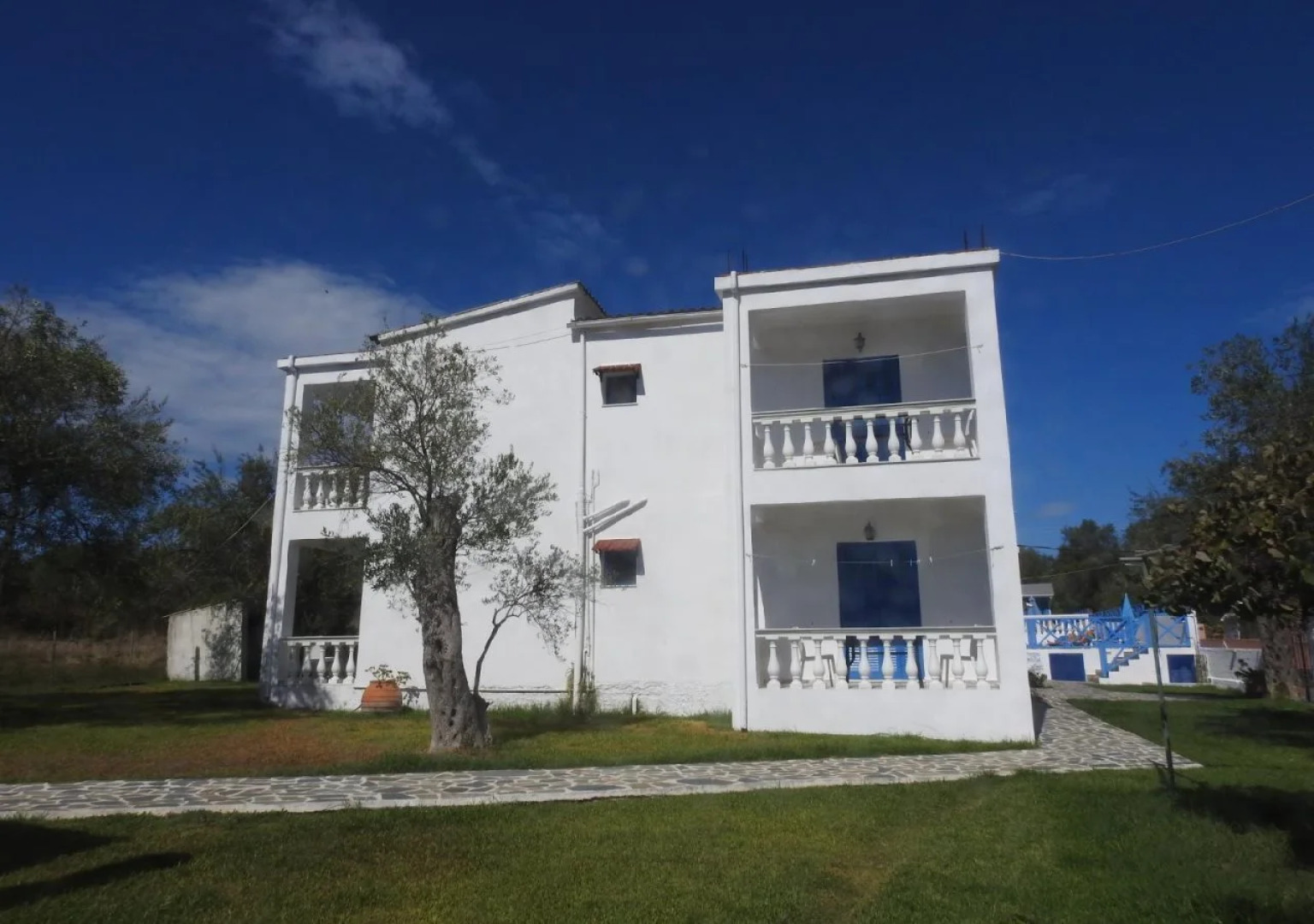 Blue Garden Apartments