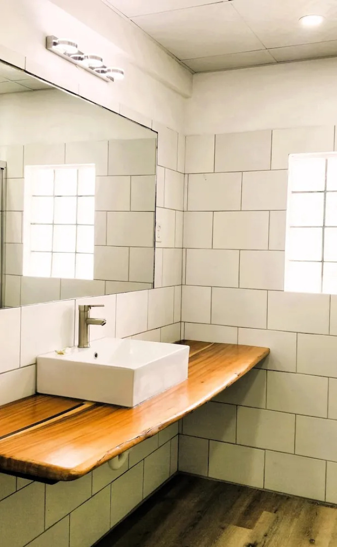 Bananaquit Apartments