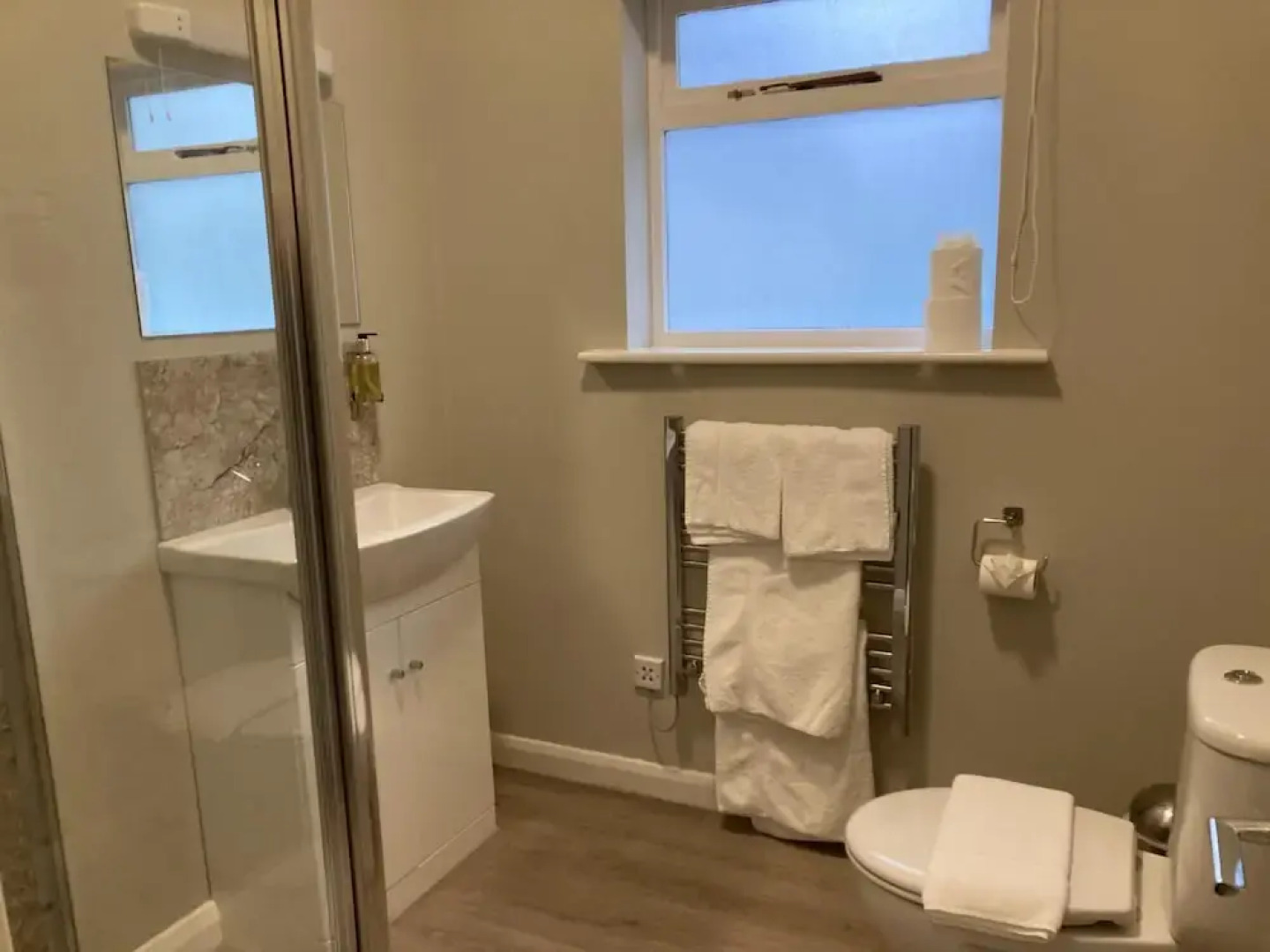 Pinewood Cottage Deluxe Self Catering Apartments