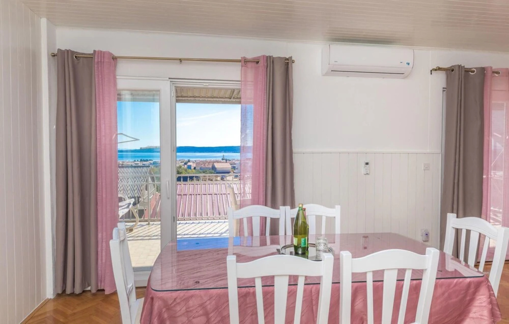 Amazing Home in Kastel Stari With Wifi and 2 Bedrooms