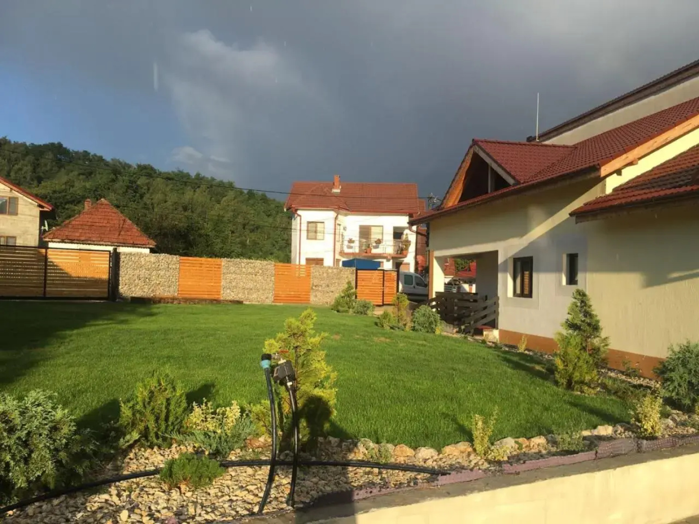 Casa De Sub Piatra
