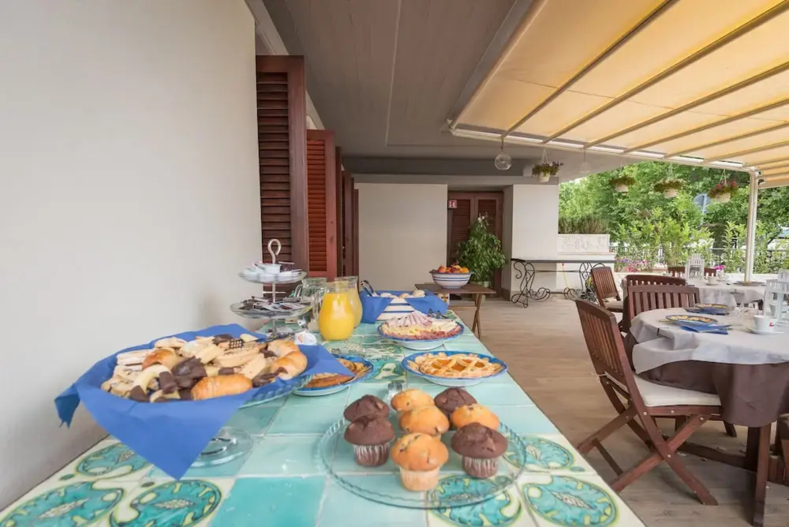 Malì Guest House & Terrace Bar