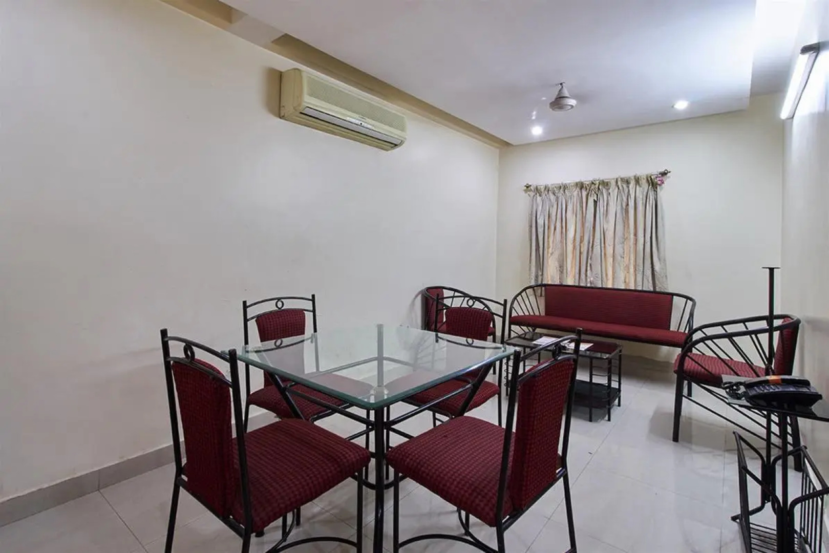 Hotel O Padmini Near Lakdikapool Metro Station