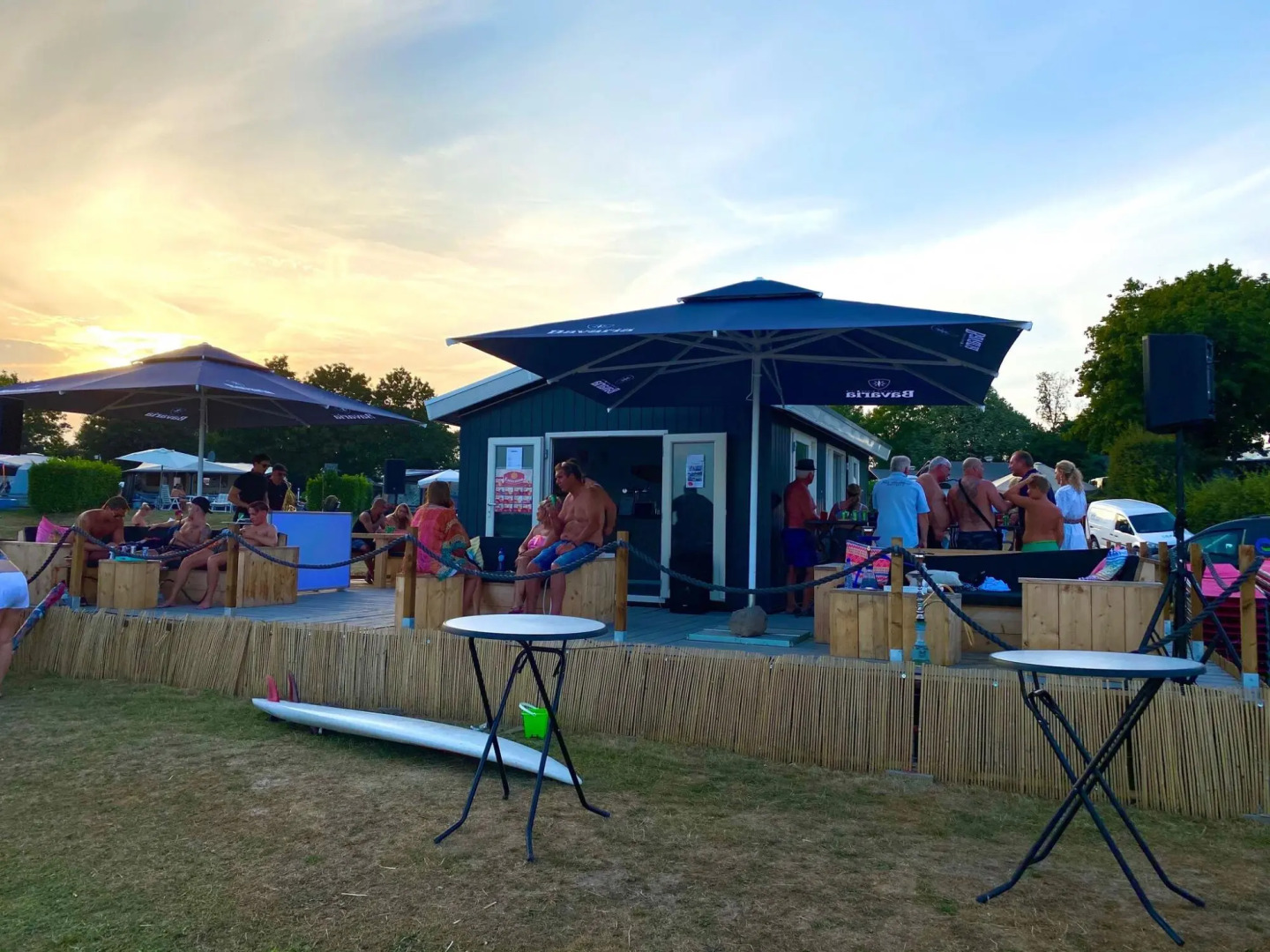 Wellness chalet with a sauna, in a holiday park directly on a recreational lake