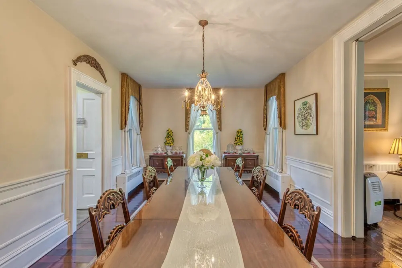 Monroe Manor Inn
