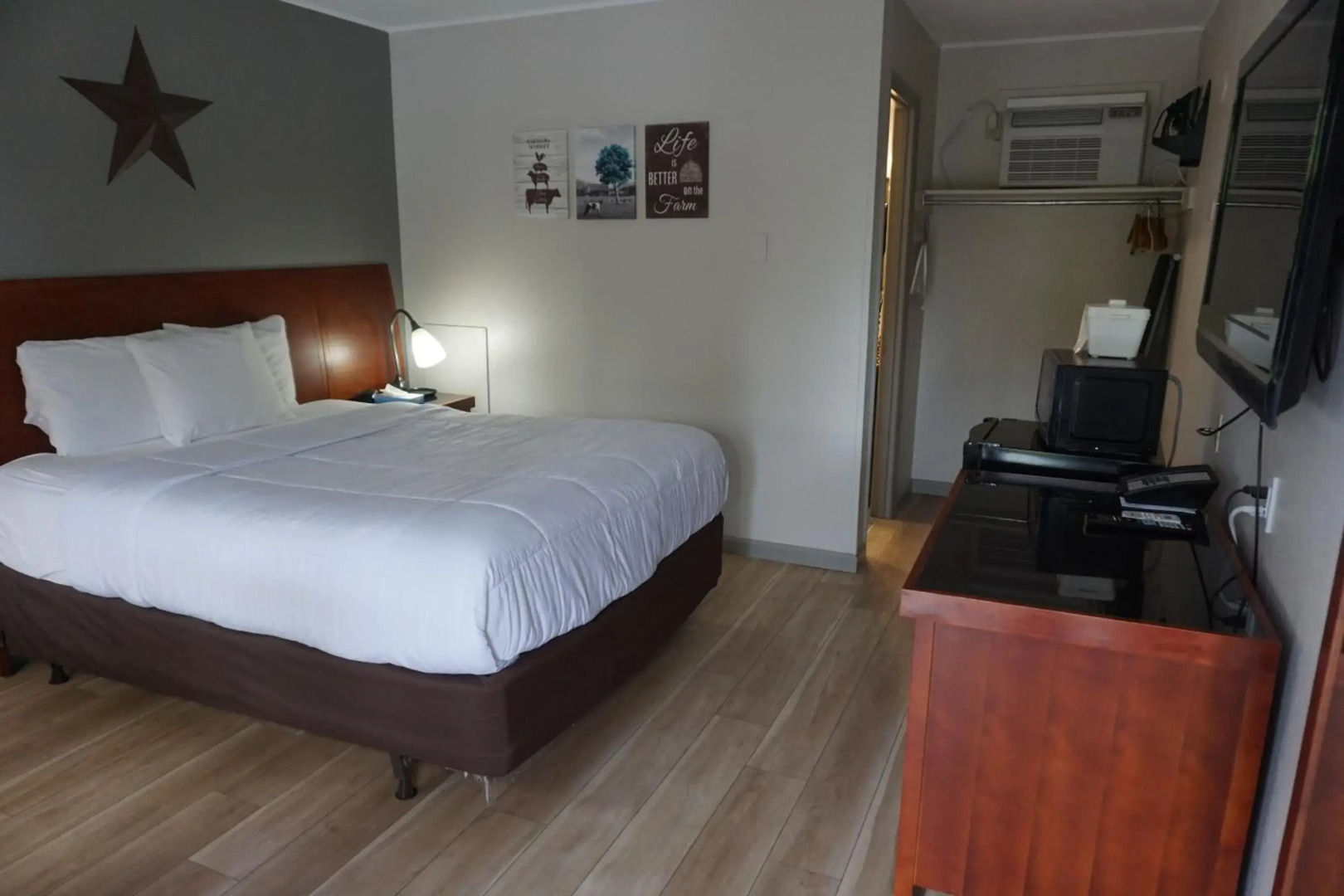 Harvest Drive Family Inn