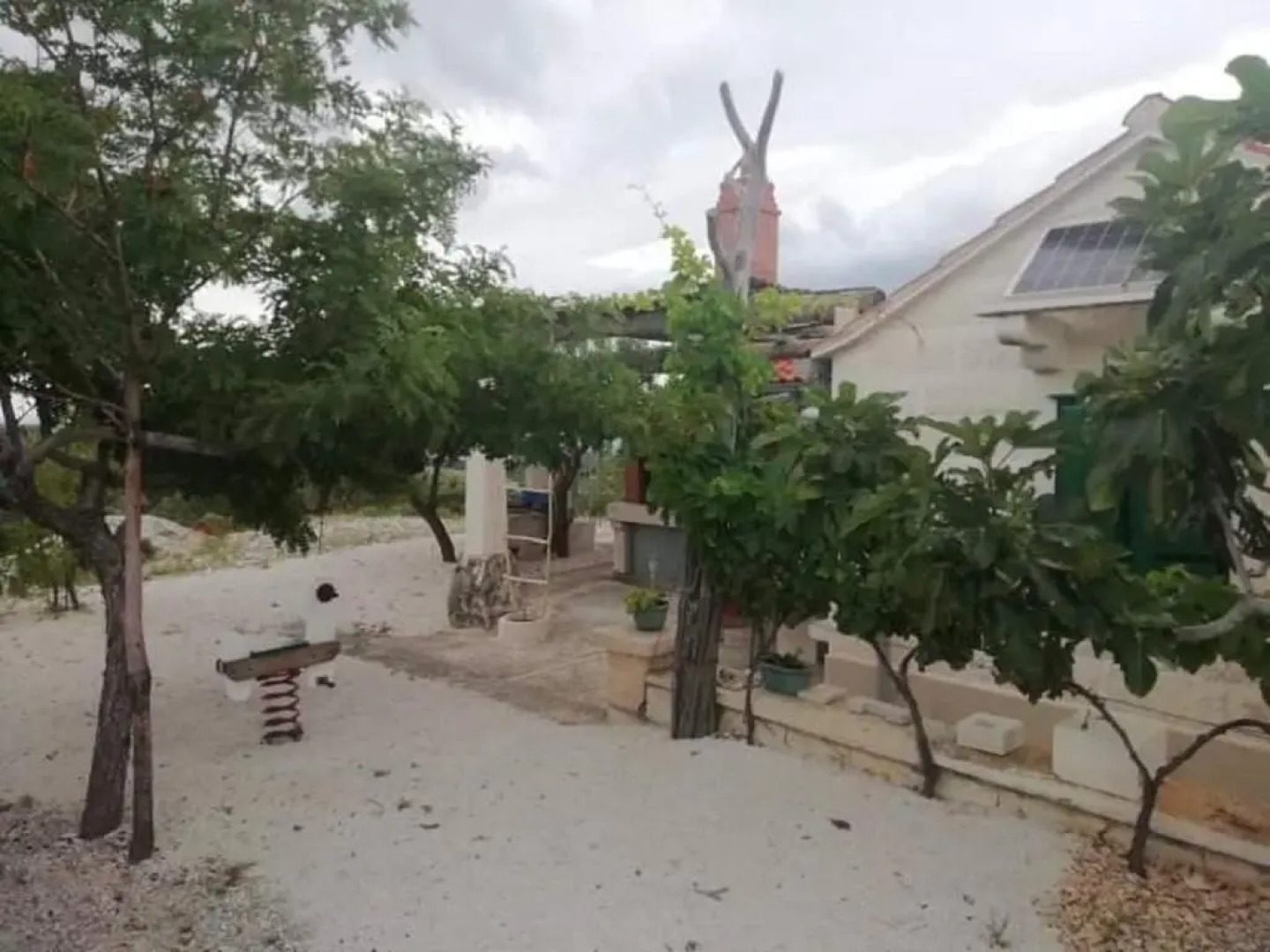 Robinson House Dubrova