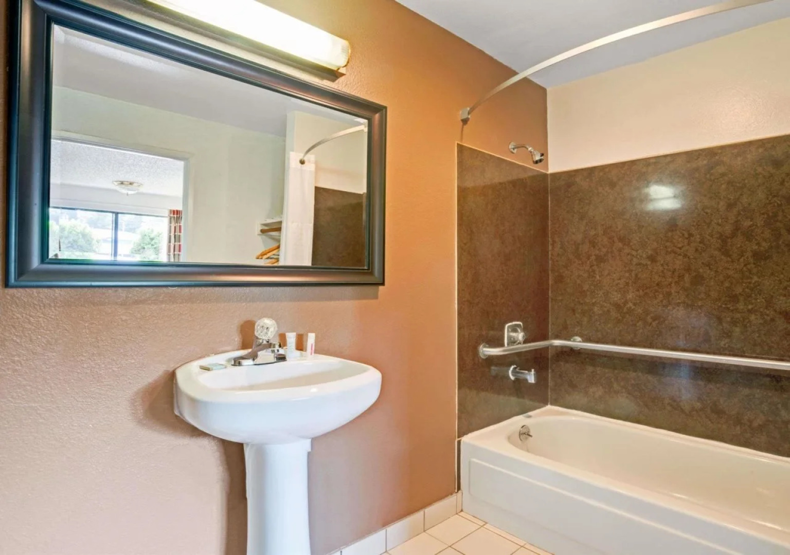 Travelodge Sea Tac Airport N