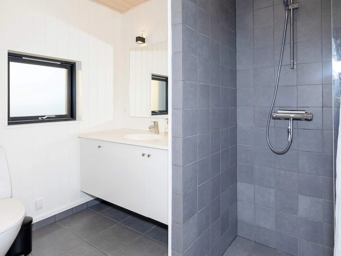 Simplistic Holiday Home in LÃ¸gstrup near Sea