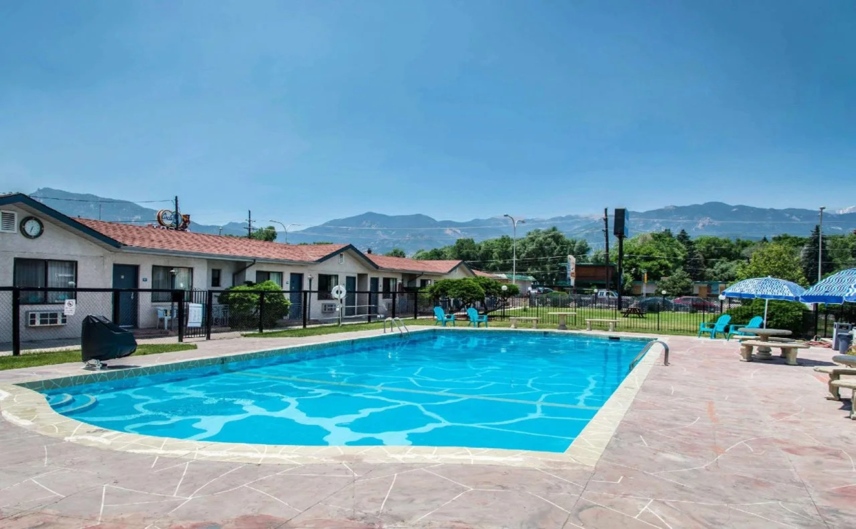 Rodeway Inn & Suites