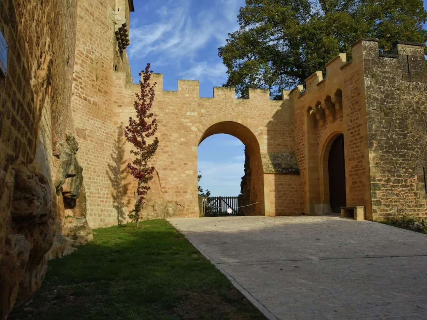 Spacious Holiday Home With Private Swimming Pool in Vitrac