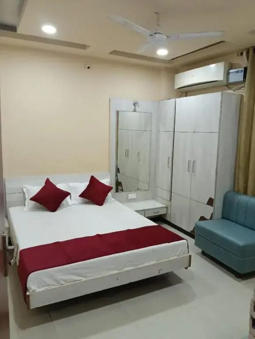 Tirupati Palace Hotel