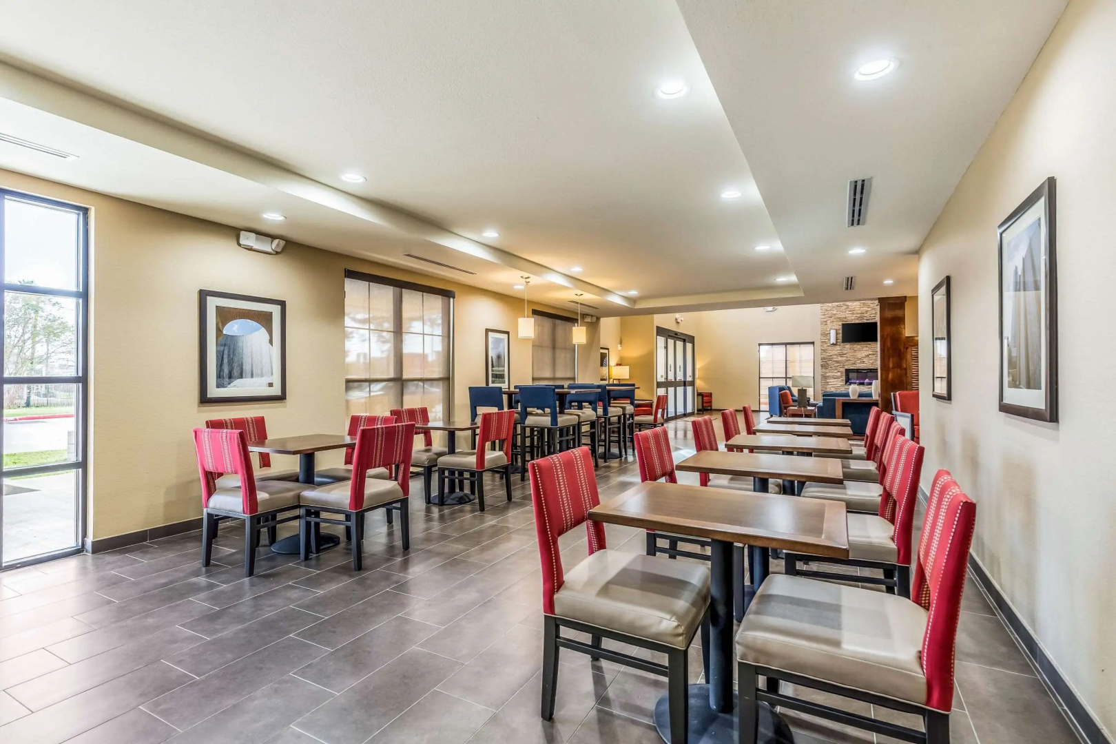 Comfort Suites