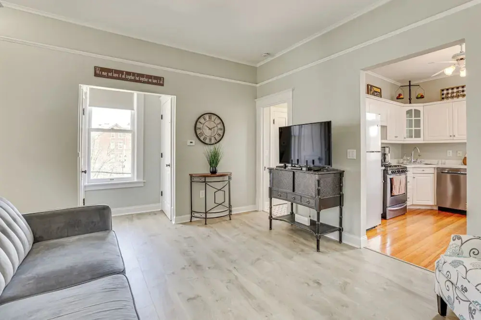 Walk Downtown: Inviting Historic Home in Dubuque!