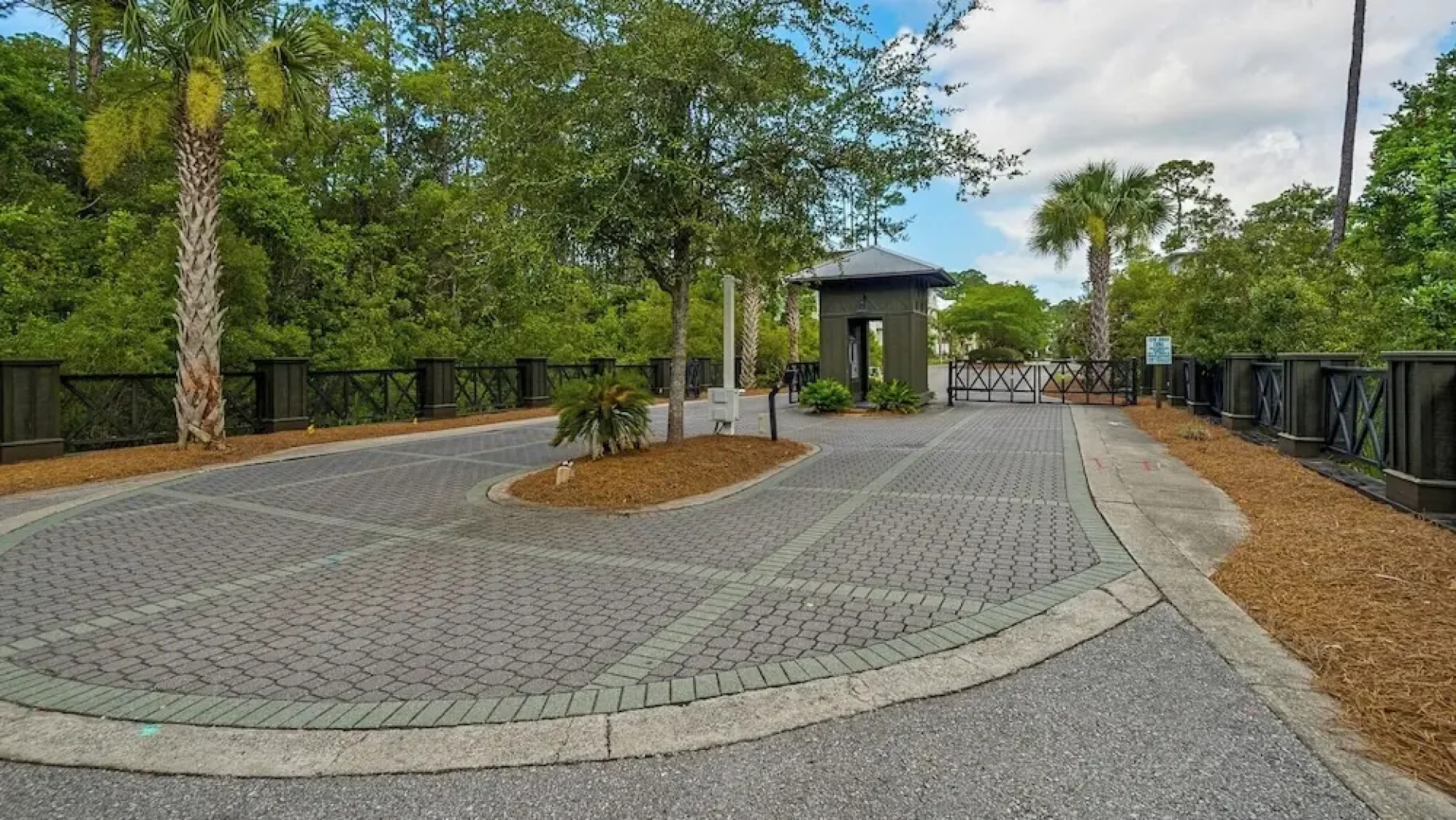 Designer Finishes, Arcade Room, Sleeps 14 & Next to Alys