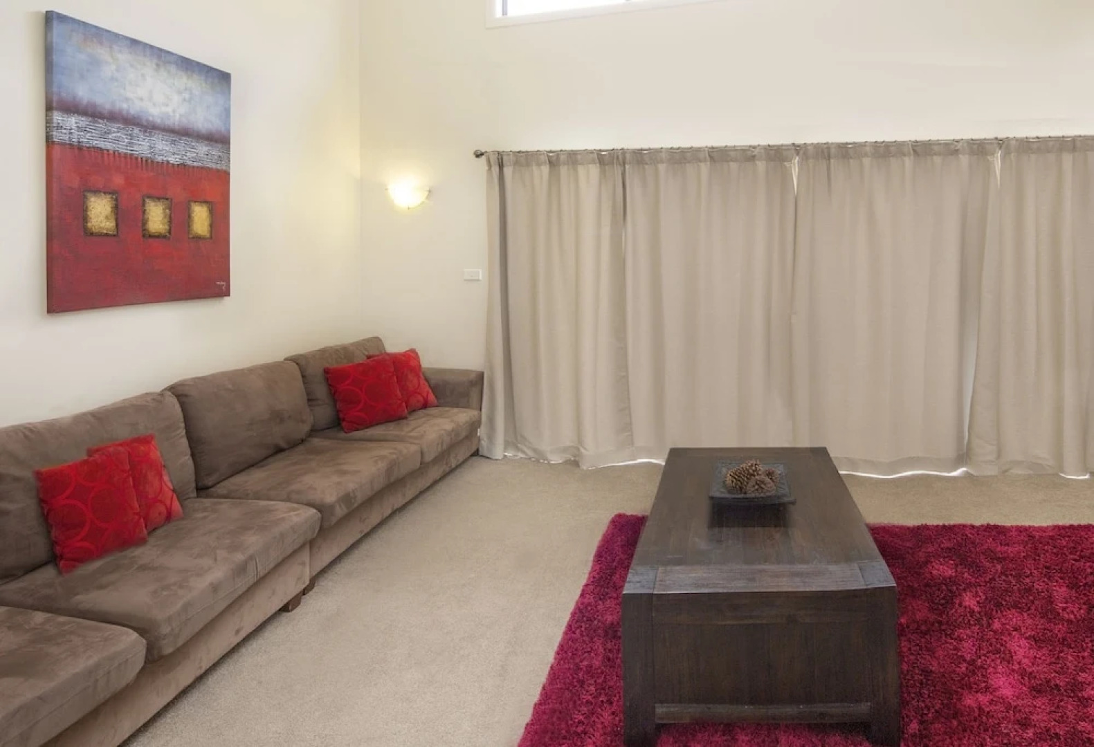 Eclipse 5- Spacious Townhouse