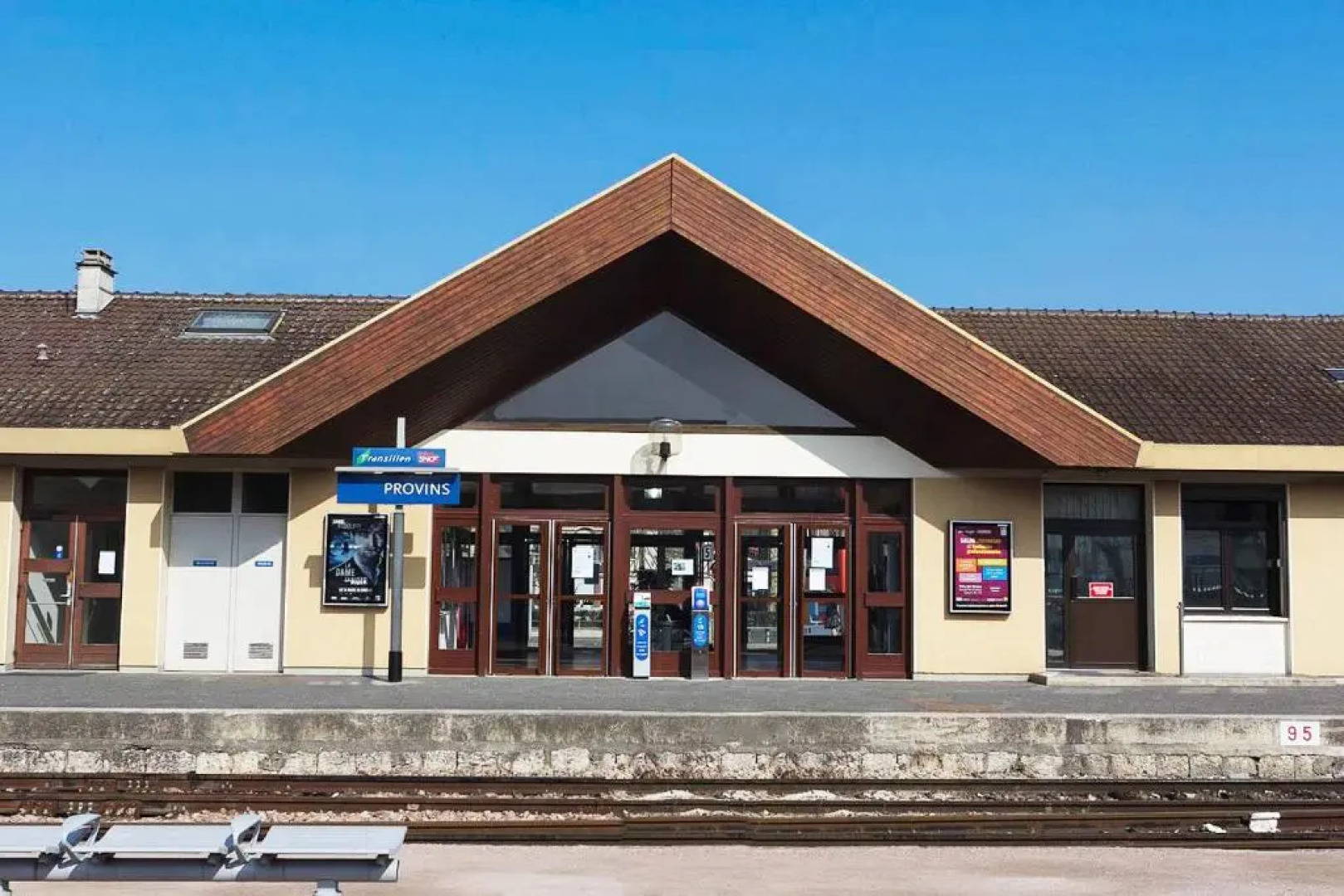 Les Lofts De Provins: Apt 4