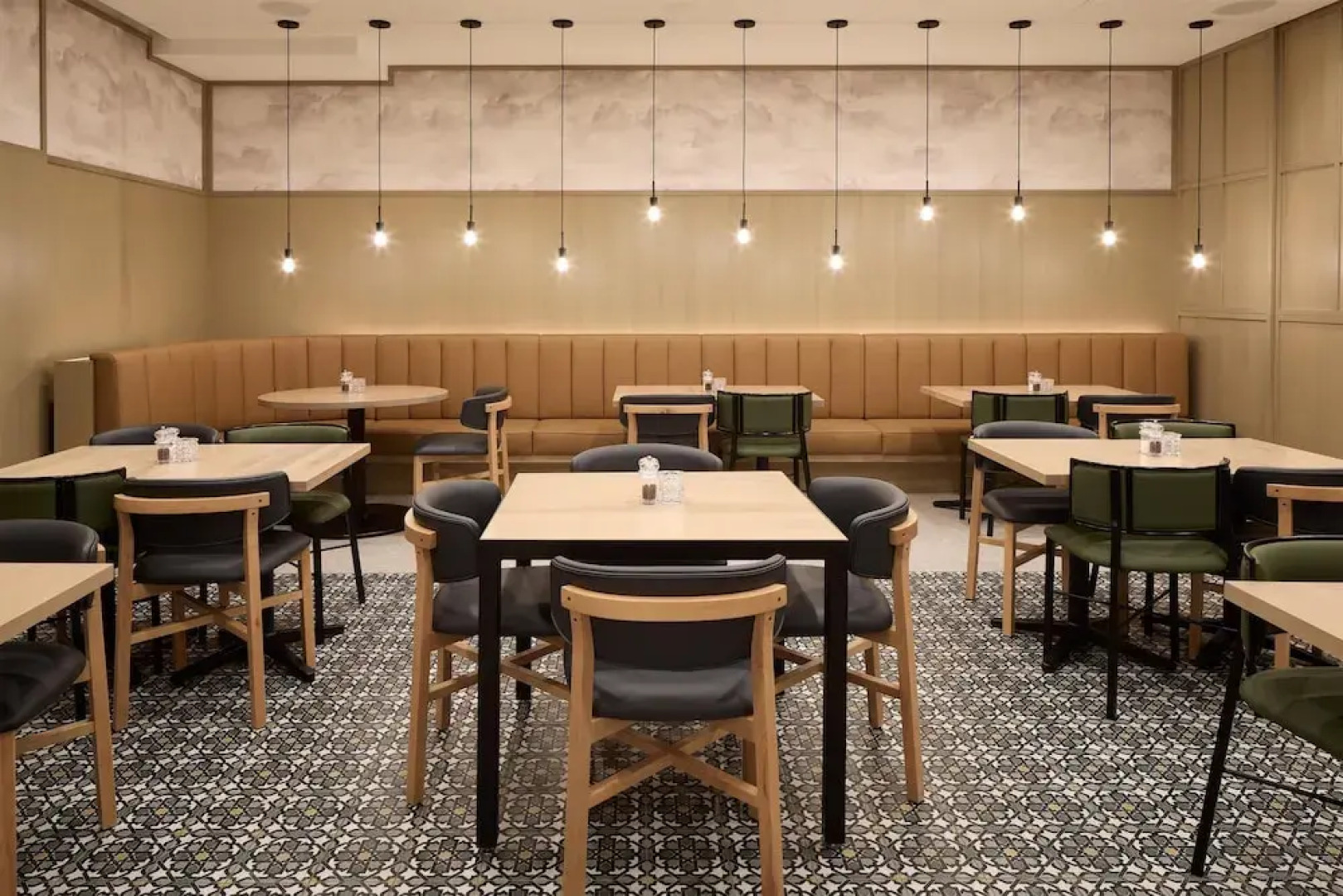 Hyatt Place Montreal Airport