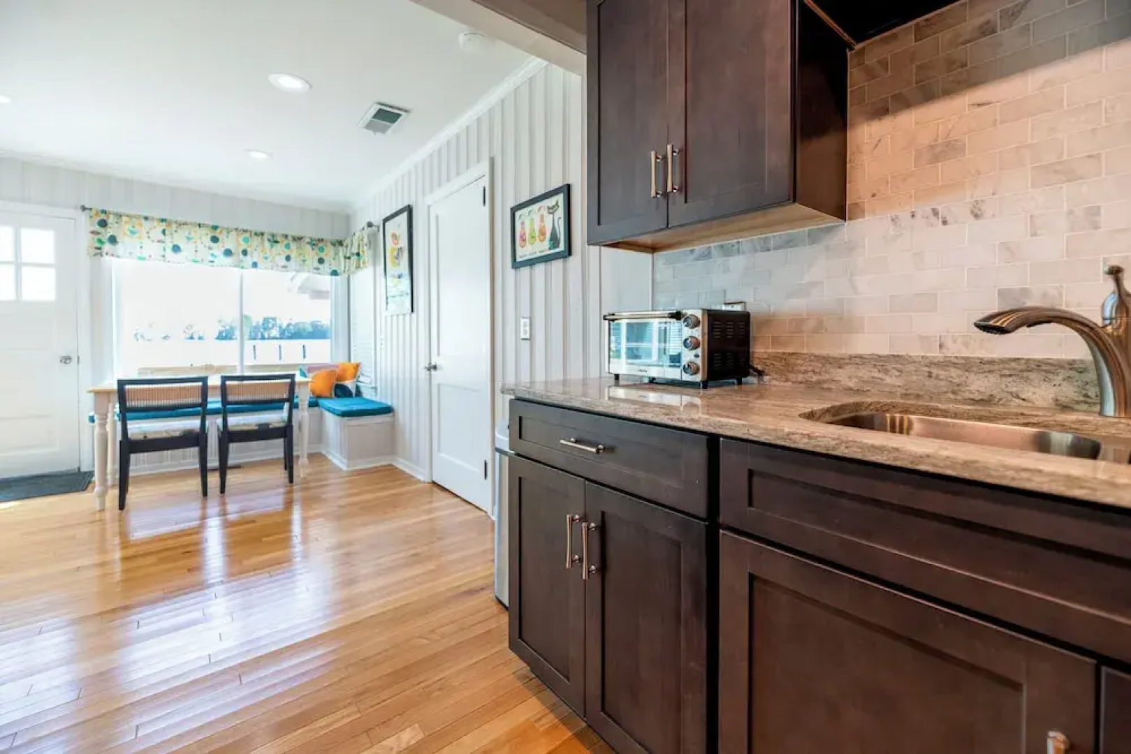 Waterfront Edenton Bay Cottage - Walk to Dtwn