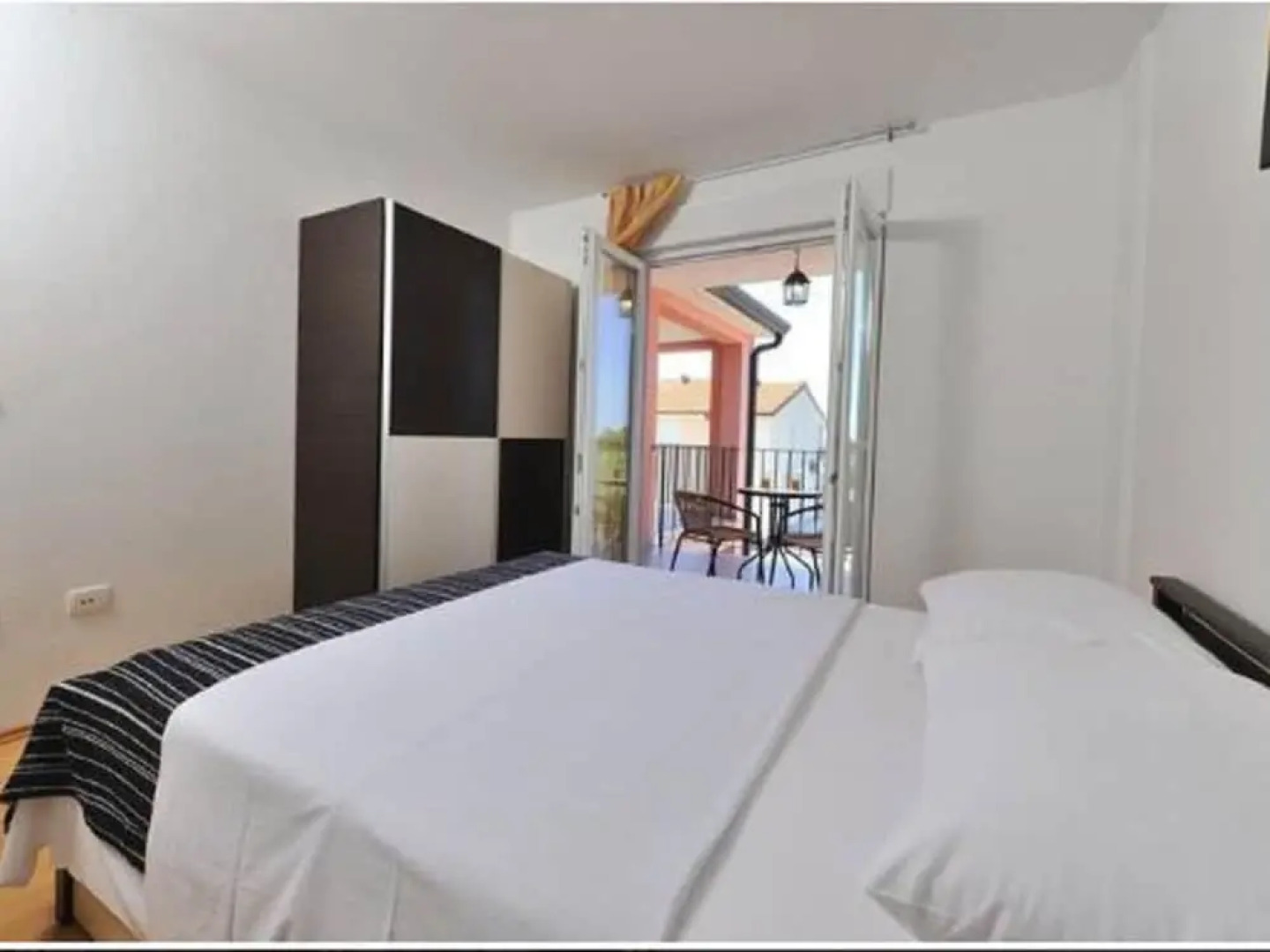 Modern Holiday Home in Novigrad With Swimming Pool