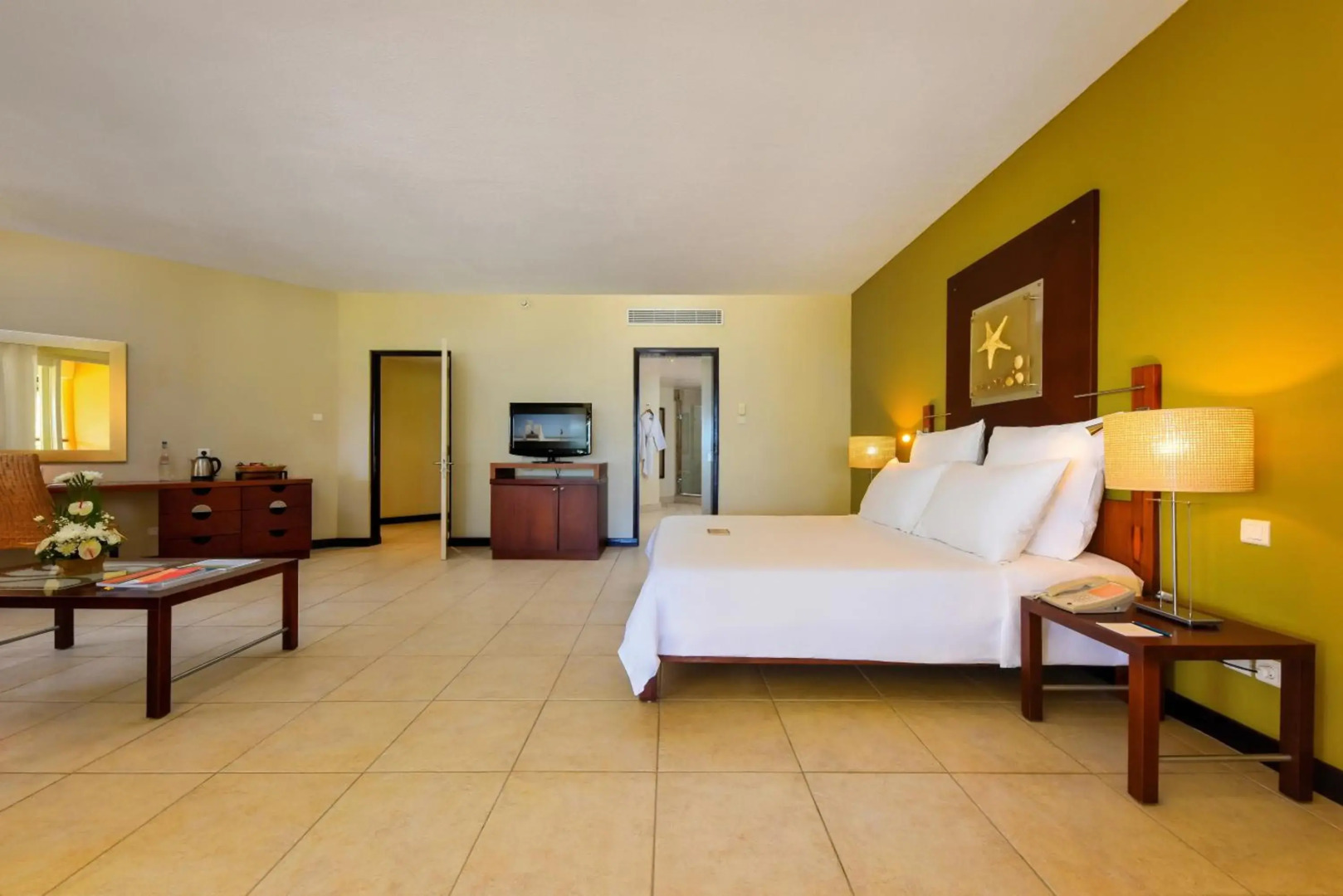 Victoria Beachcomber Resort & Spa