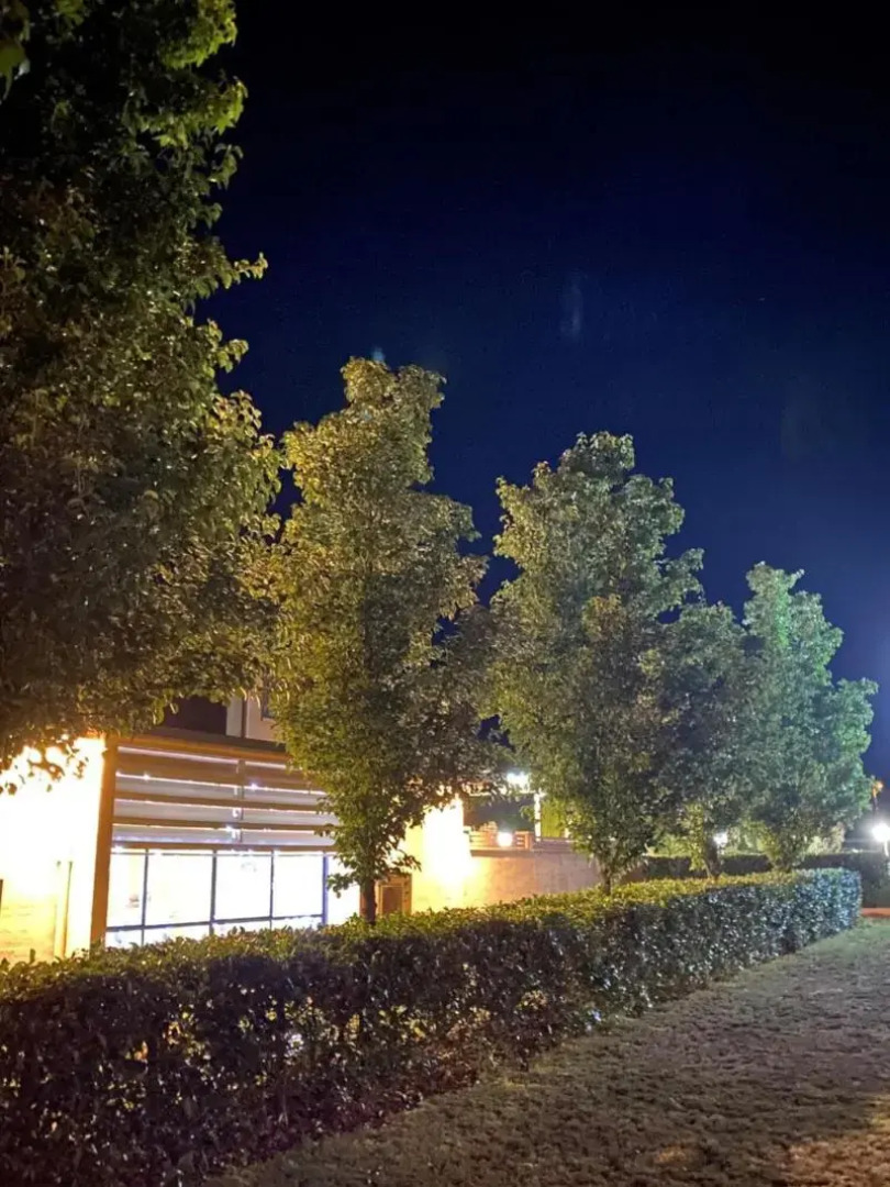 Country Gardens Motel