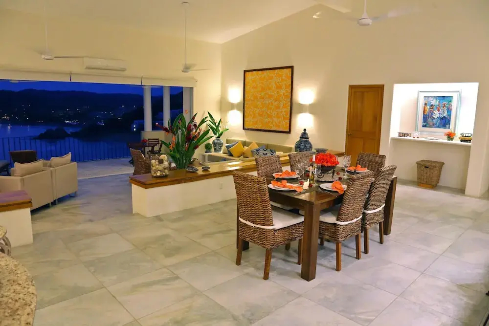 Villas Carey Condo