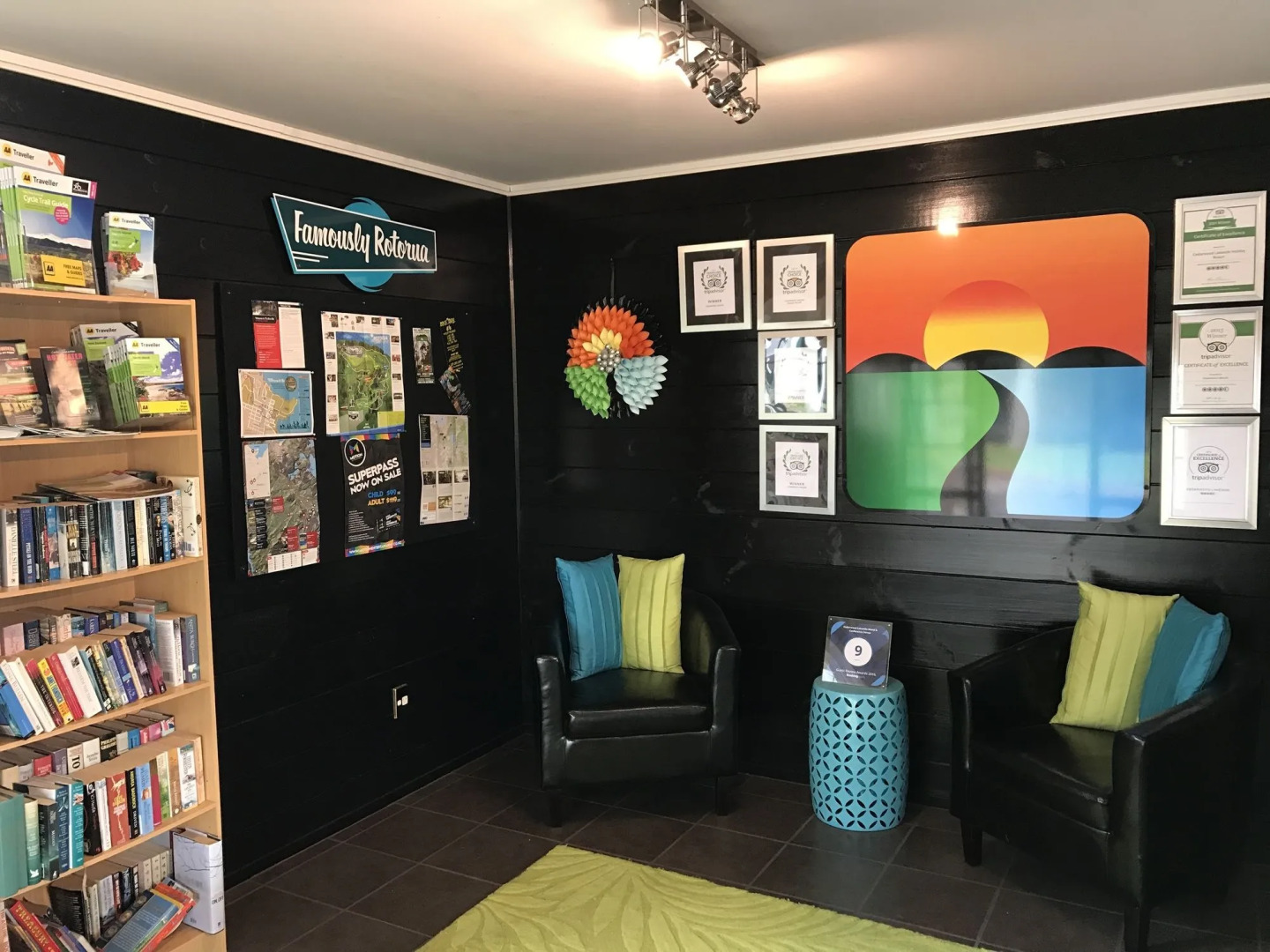 Cedarwood Lakeside Motel & Conference Venue