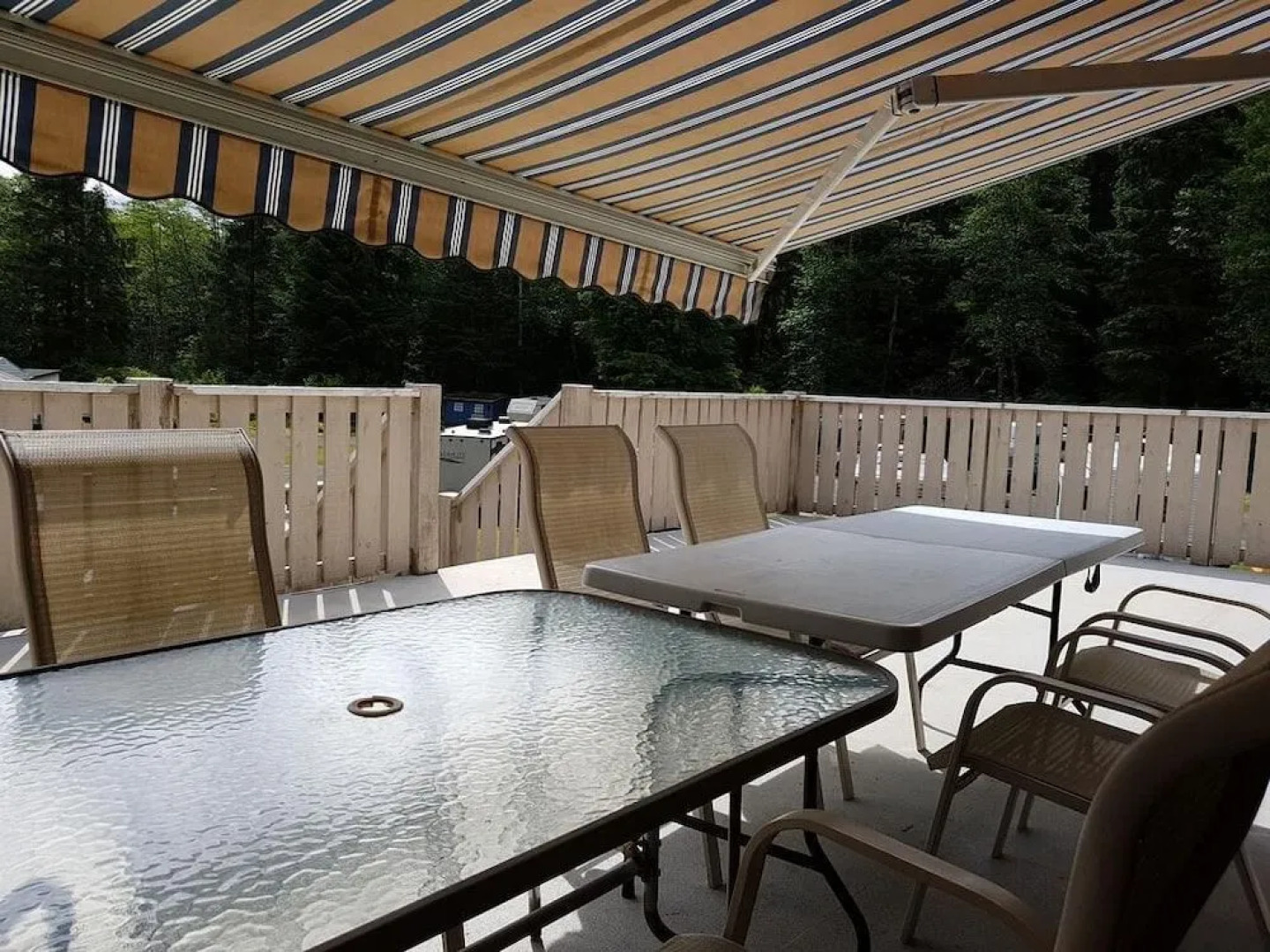 Pioneer Inn by the River