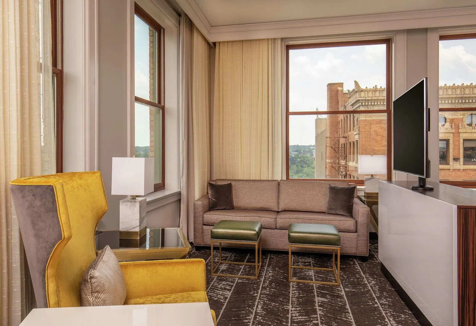 DoubleTree by Hilton Youngstown Downtown