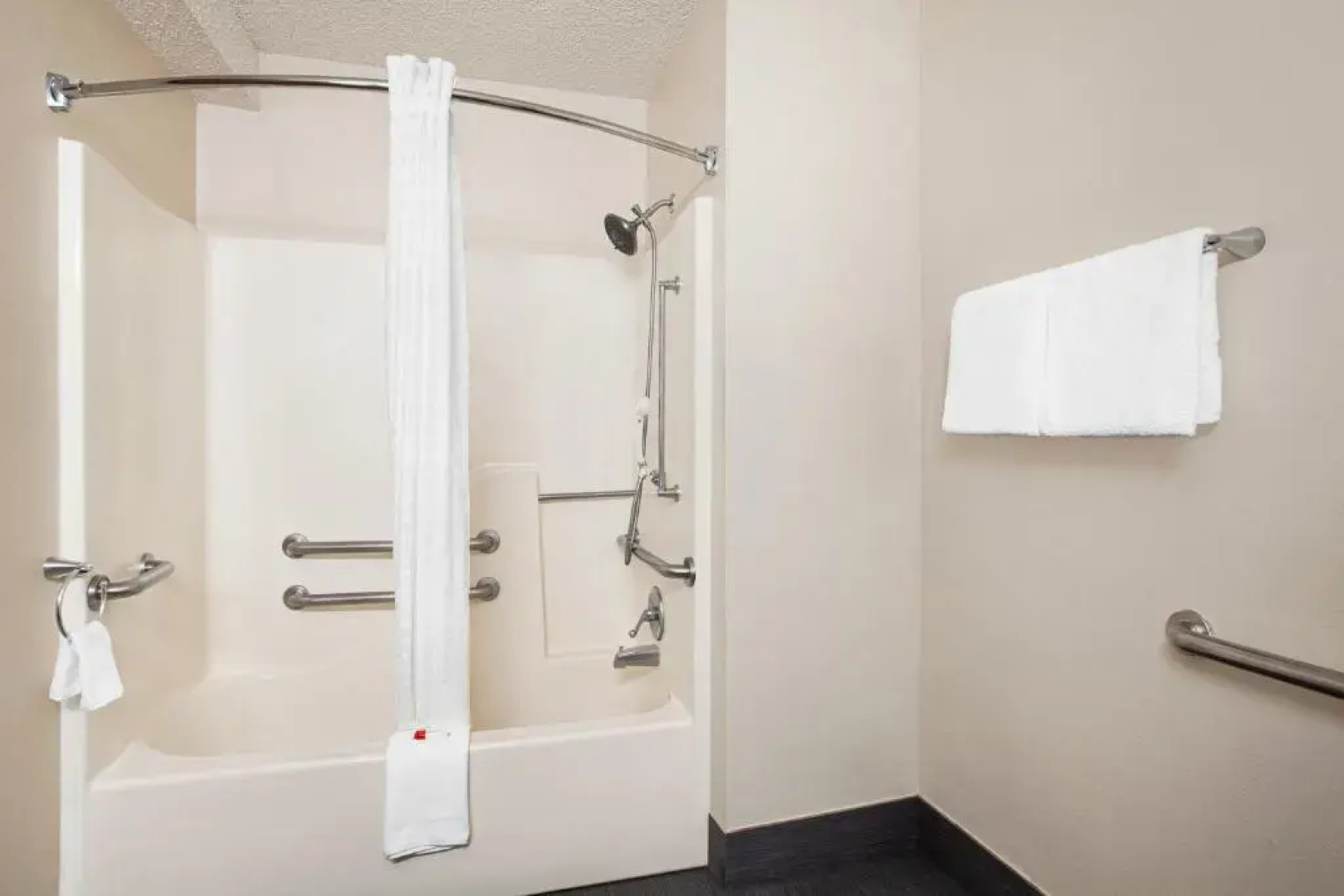 Super 8 by Wyndham Lenexa Overland Park/Mall Area