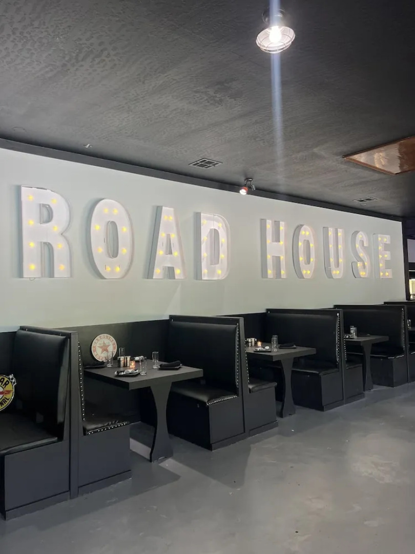 Road House Hotel & RV Park