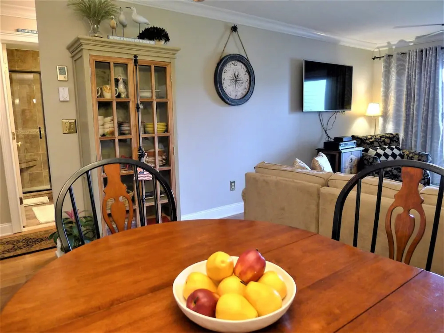 112 Chilton - 2 Bedroom Condo