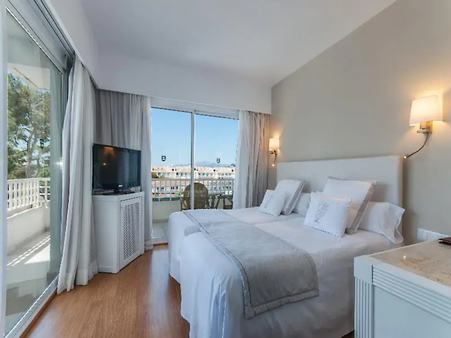 Playa Esperanza Suites