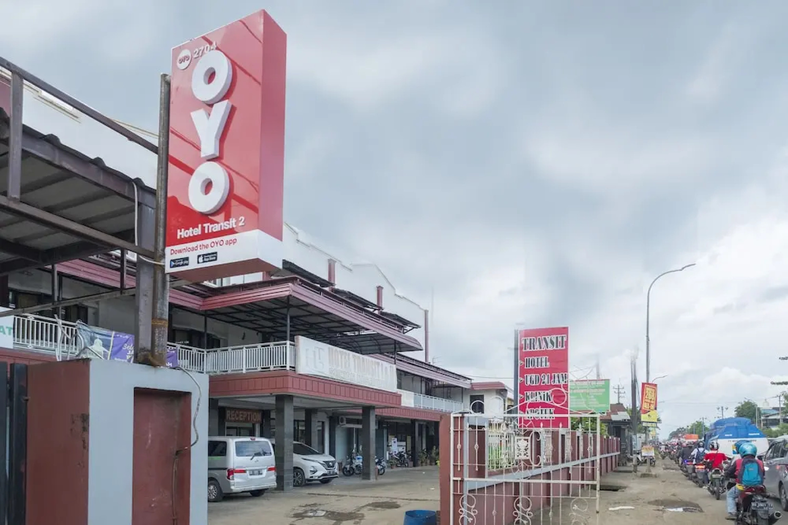 OYO 2704 Hotel Transit 2