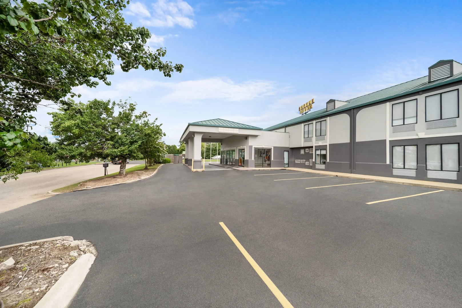 Quality Inn Auburn Campus Area I-85