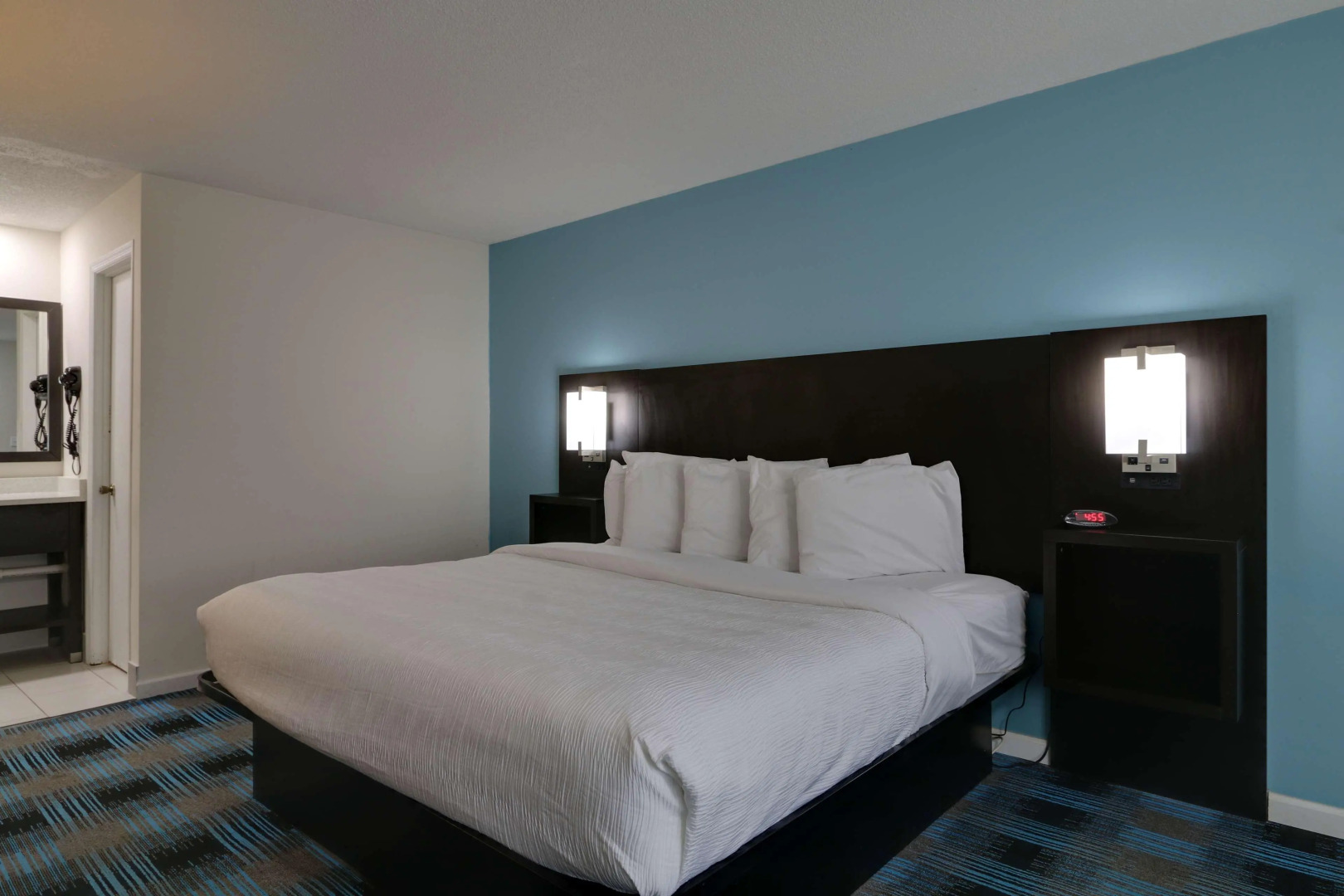 Travelodge by Wyndham Calhoun South I-75