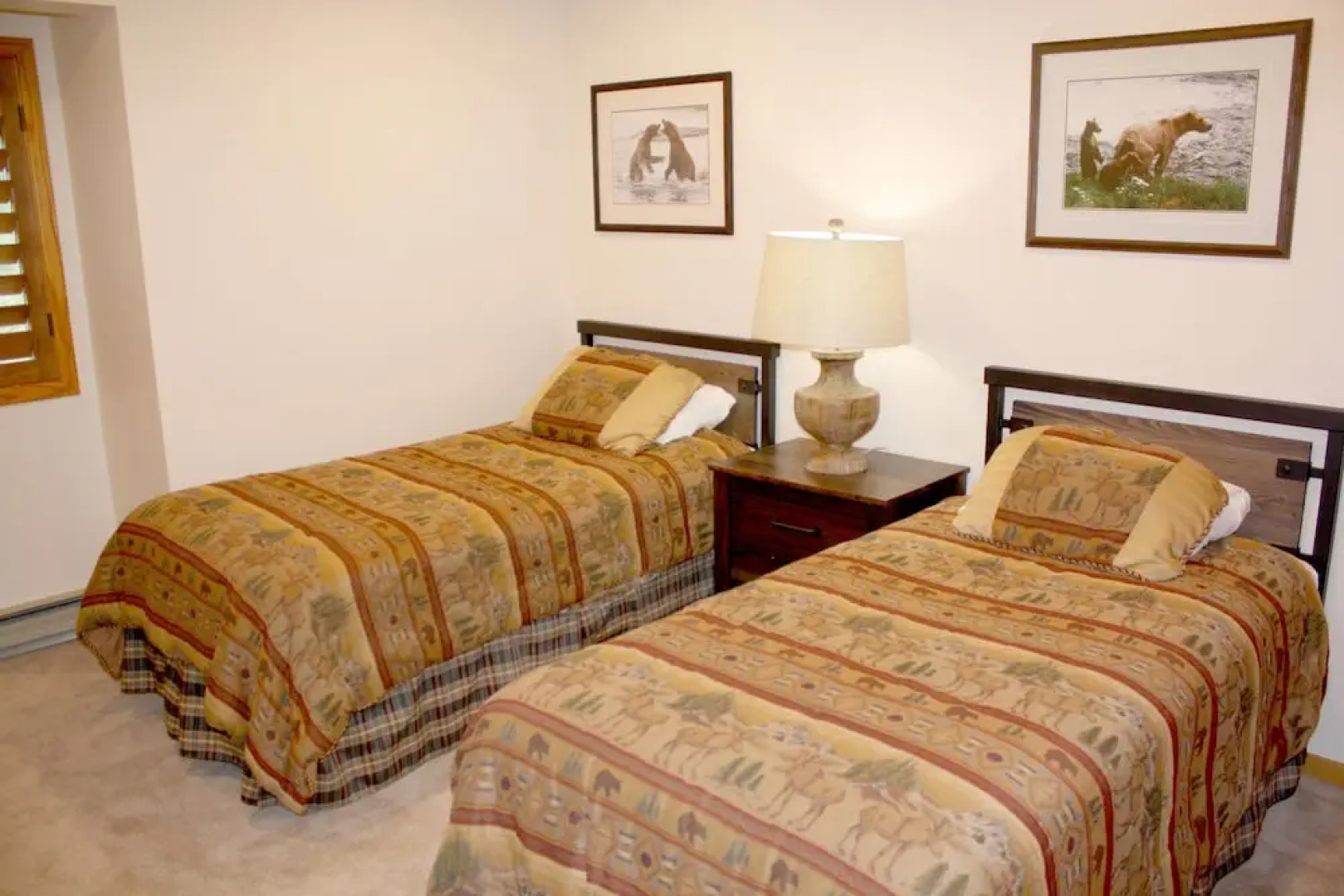 Woods Manor Condo