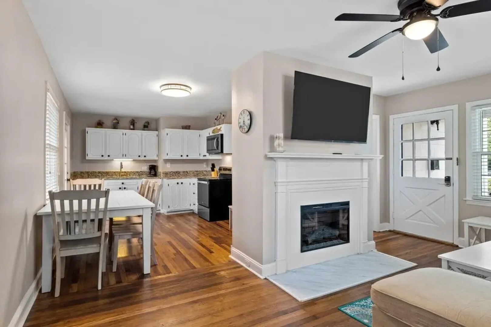 The Anchor Cottage 3 Bedroom Home by RedAwning