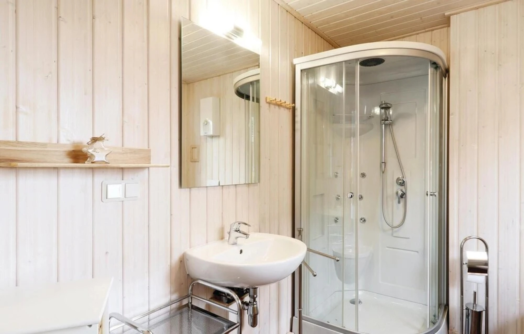 Stunning Home in Zerpenschleuse With 2 Bedrooms and Wifi