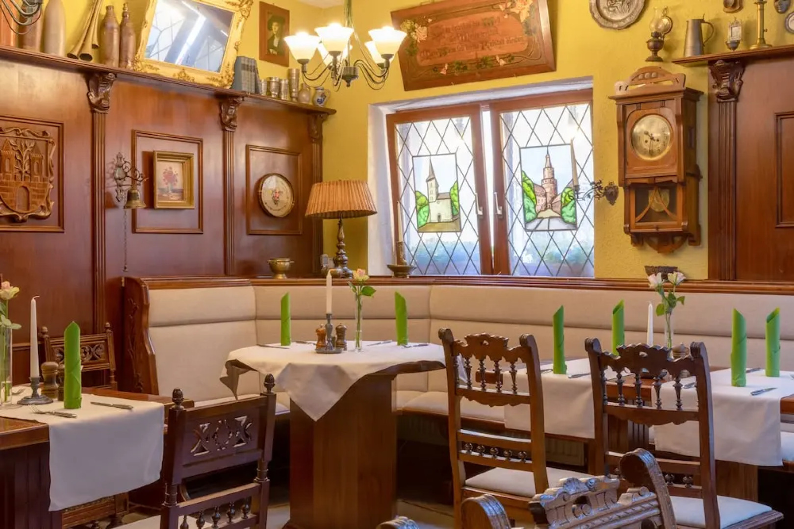 Zur Altstadt - Am Fuße der Osterburg - Gaststätte, Pension, FEWO