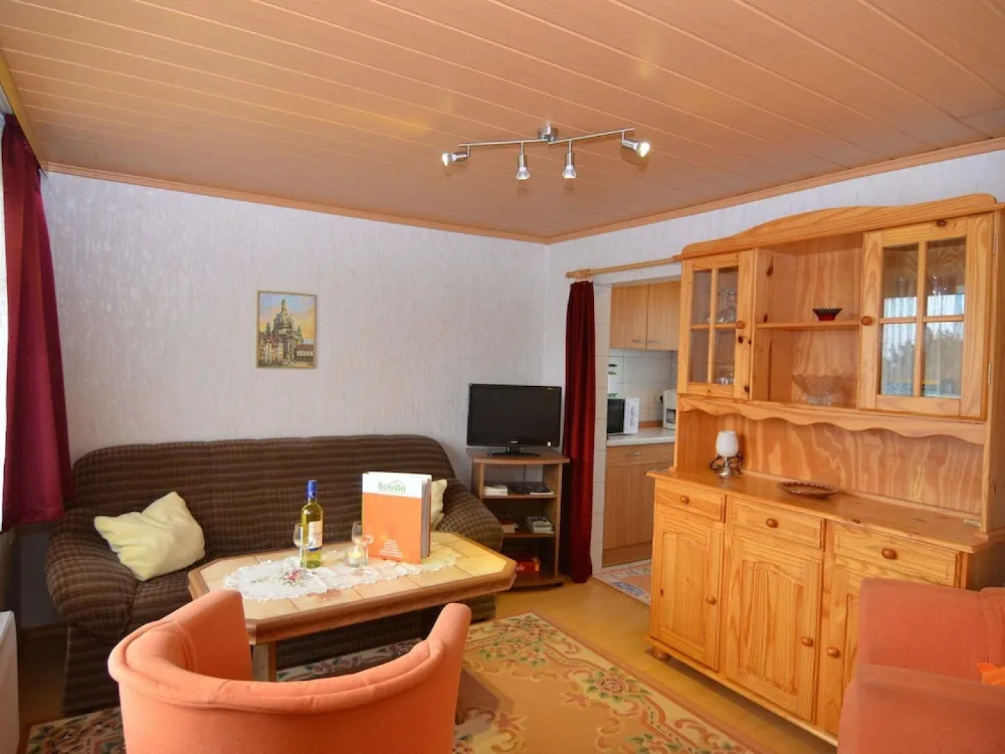Small Holiday Home with Large Garden near Czech Border