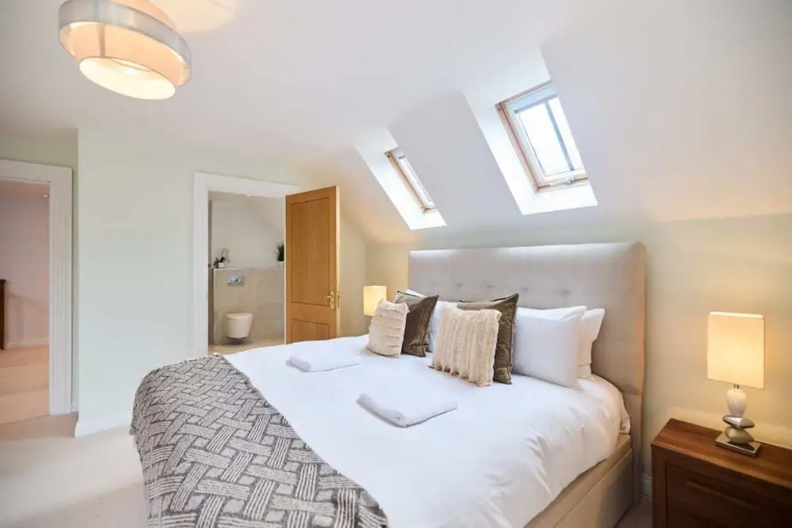 The Bourton-on-the-water Place - Lovely 5bdr House With Parking + Garden