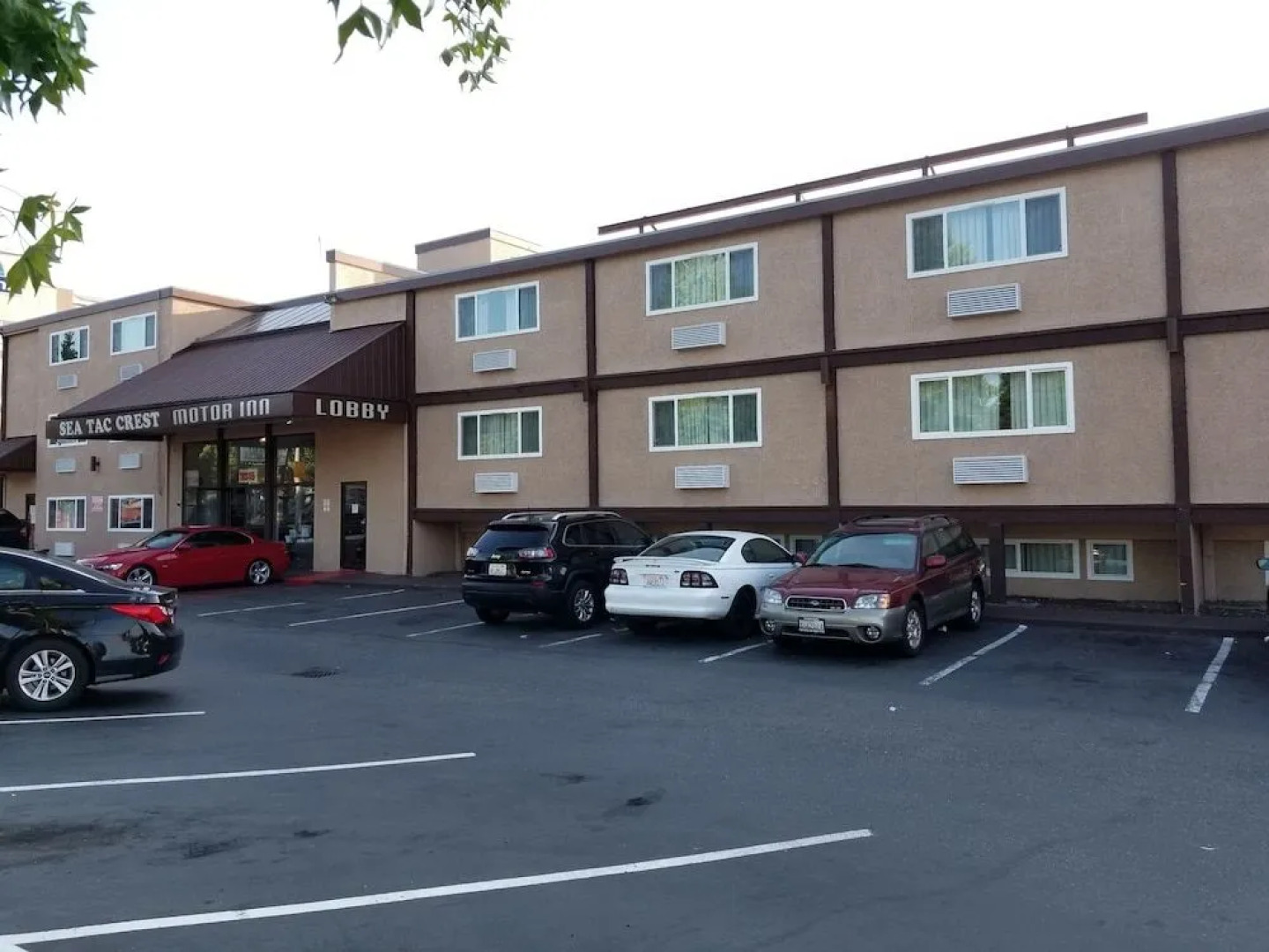 SeaTac Crest Motor Inn